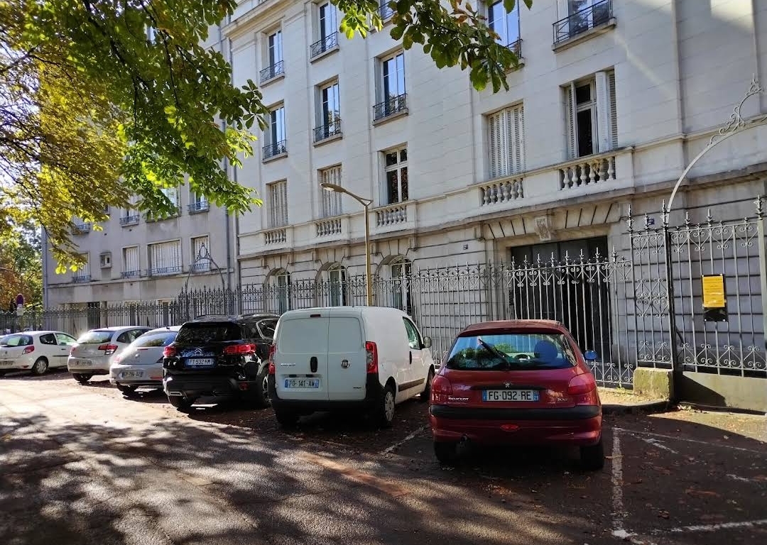 Extérieur du cabinet Forme et Santé, Cours Général de Gaulle Dijon